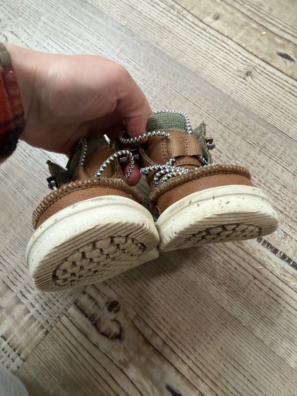 Hey Dude Toddler Kids Bradley Youth Boots from Finish Line brown & green size 5 - Picture 4 of 8